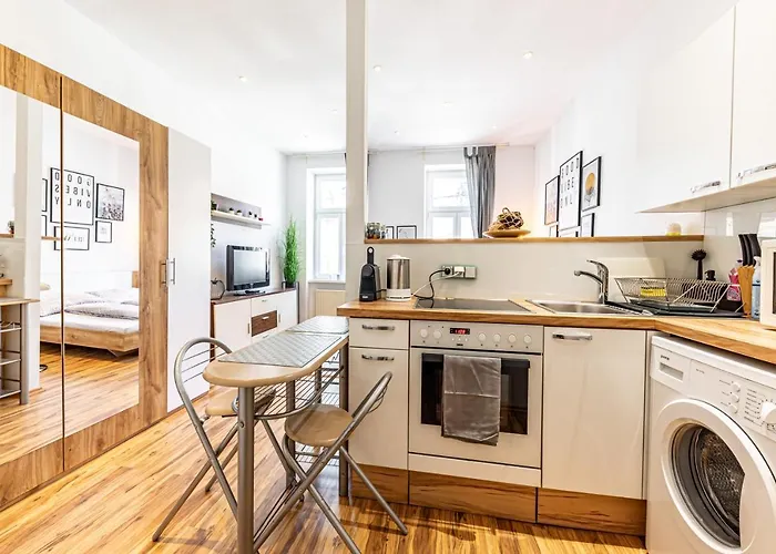 Apartment Cozy + Trendy By Jr *